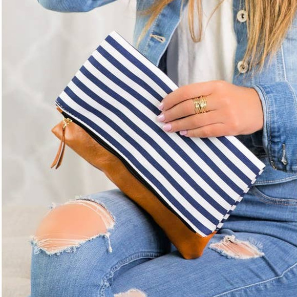 Dani & Em Stripe Vegan Leather Fold Over Zipper Clutch Handbag Purse Navy White - Picture 2 of 2
